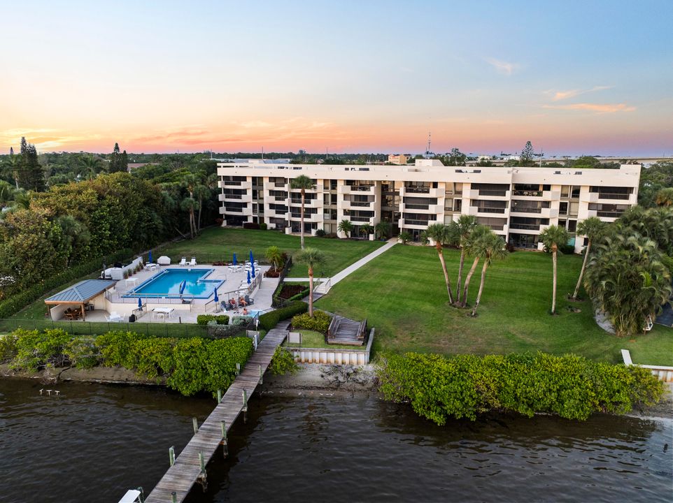 For Sale: $674,888 (2 beds, 2 baths, 1570 Square Feet)