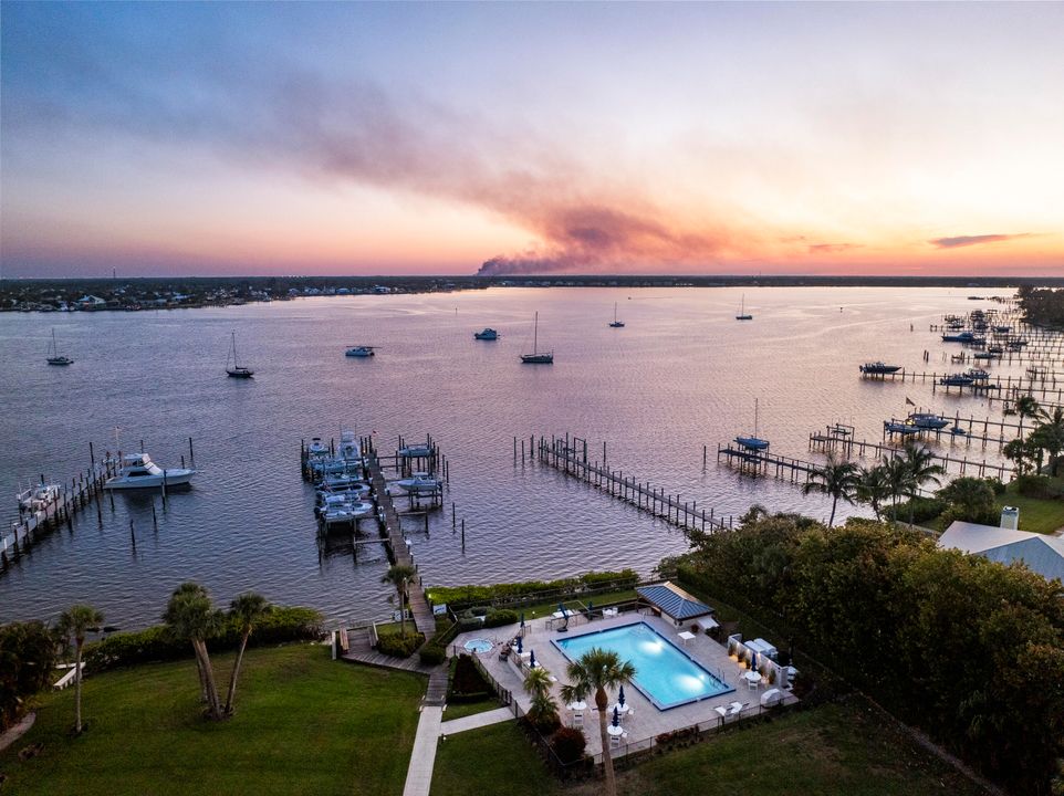 For Sale: $674,888 (2 beds, 2 baths, 1570 Square Feet)