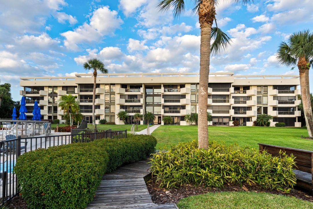 For Sale: $674,888 (2 beds, 2 baths, 1570 Square Feet)