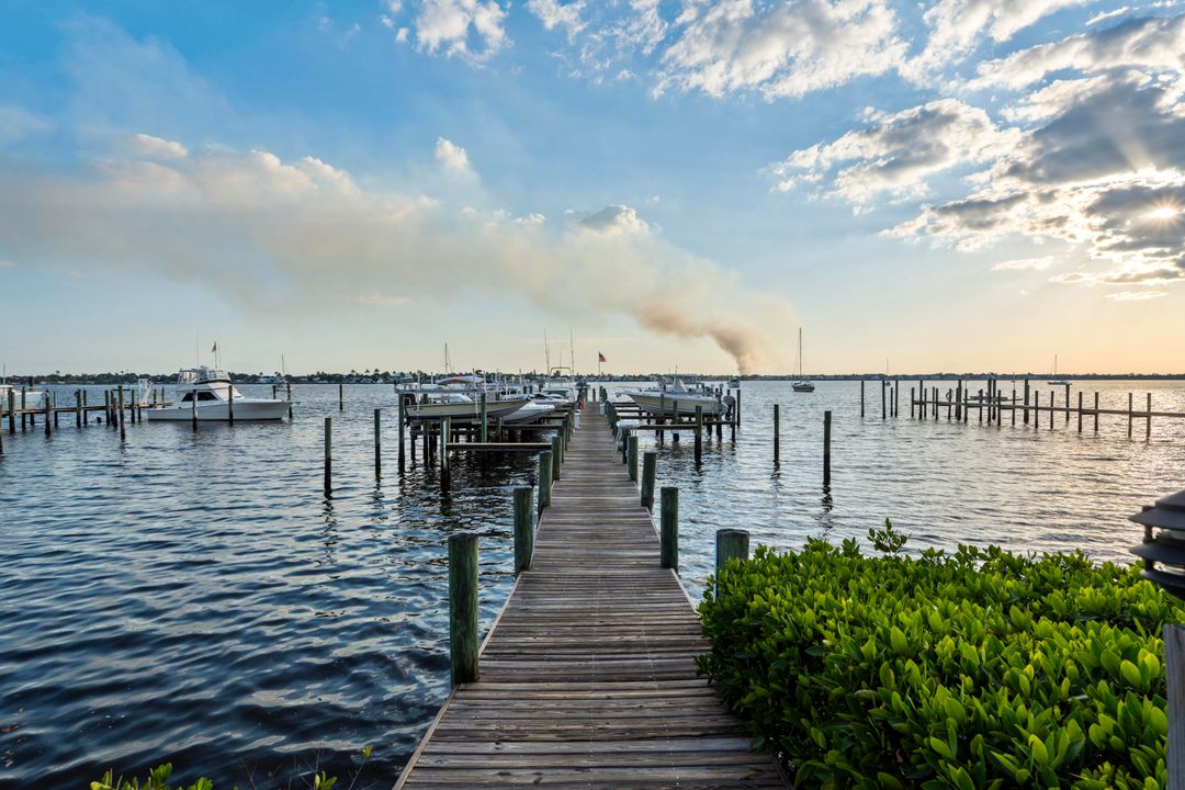 For Sale: $674,888 (2 beds, 2 baths, 1570 Square Feet)