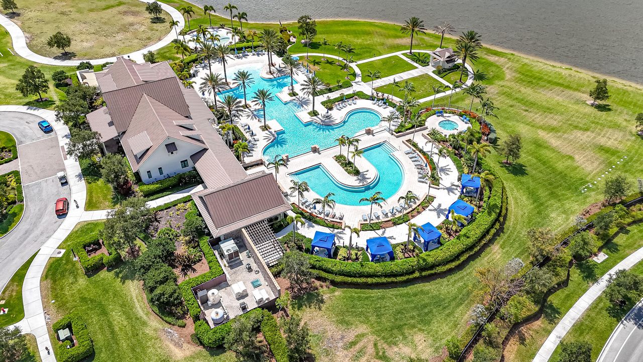 Active With Contract: $679,900 (4 beds, 3 baths, 2555 Square Feet)