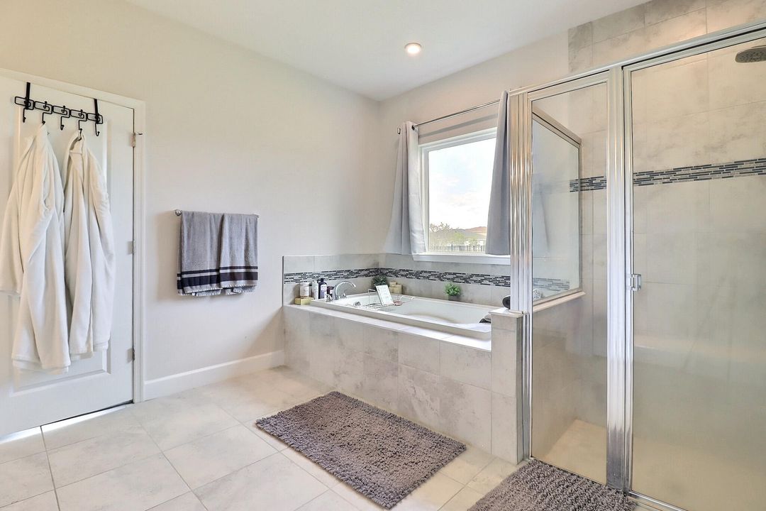 Active With Contract: $679,900 (4 beds, 3 baths, 2555 Square Feet)