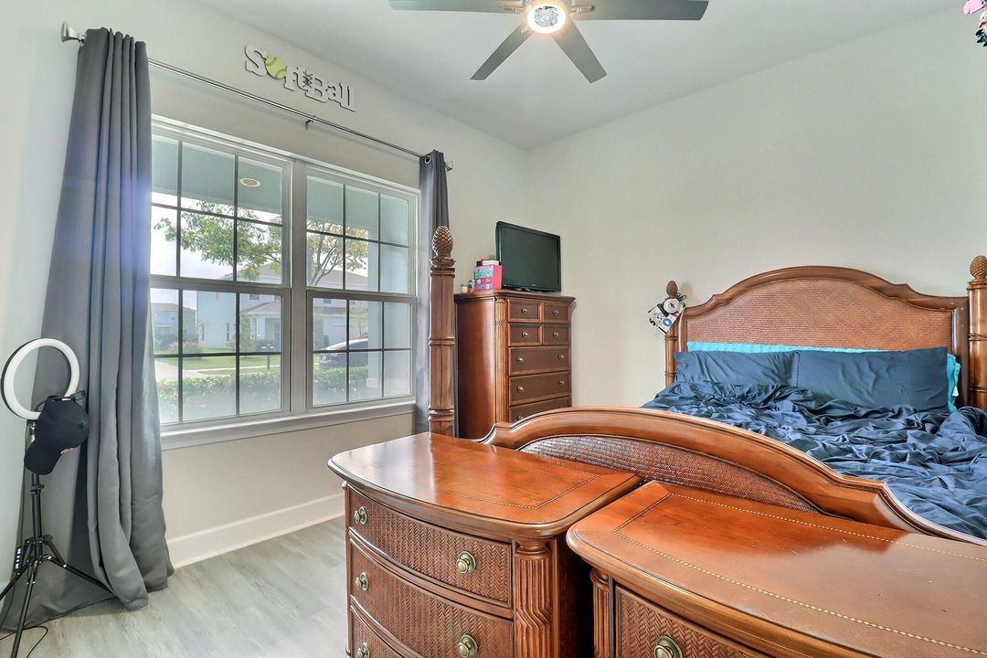 Active With Contract: $679,900 (4 beds, 3 baths, 2555 Square Feet)