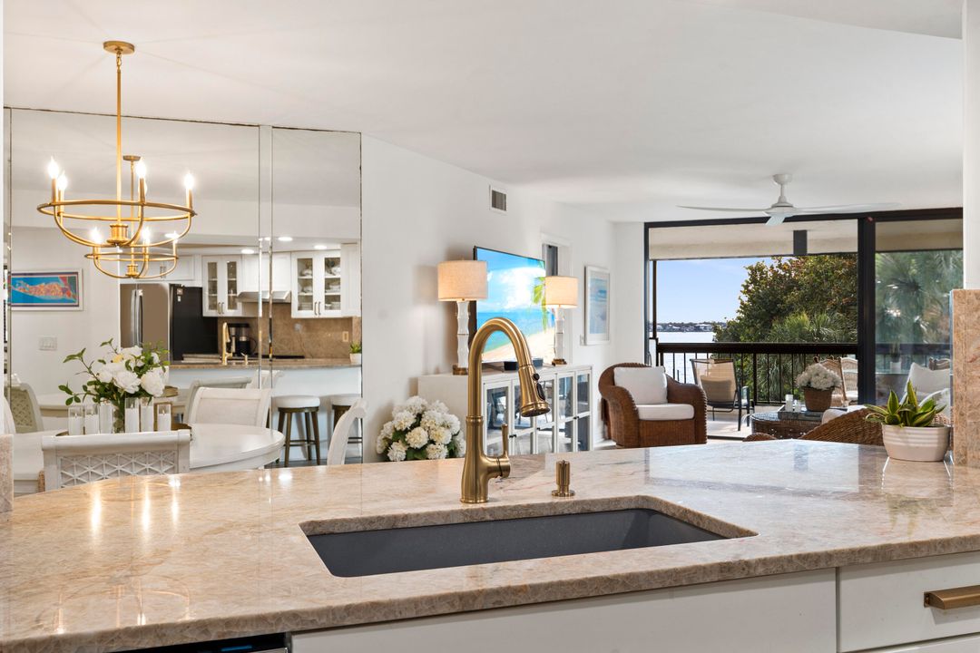 For Sale: $674,888 (2 beds, 2 baths, 1570 Square Feet)