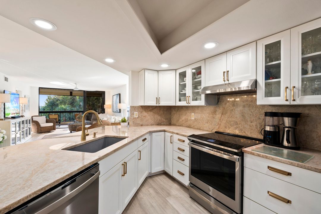 For Sale: $674,888 (2 beds, 2 baths, 1570 Square Feet)