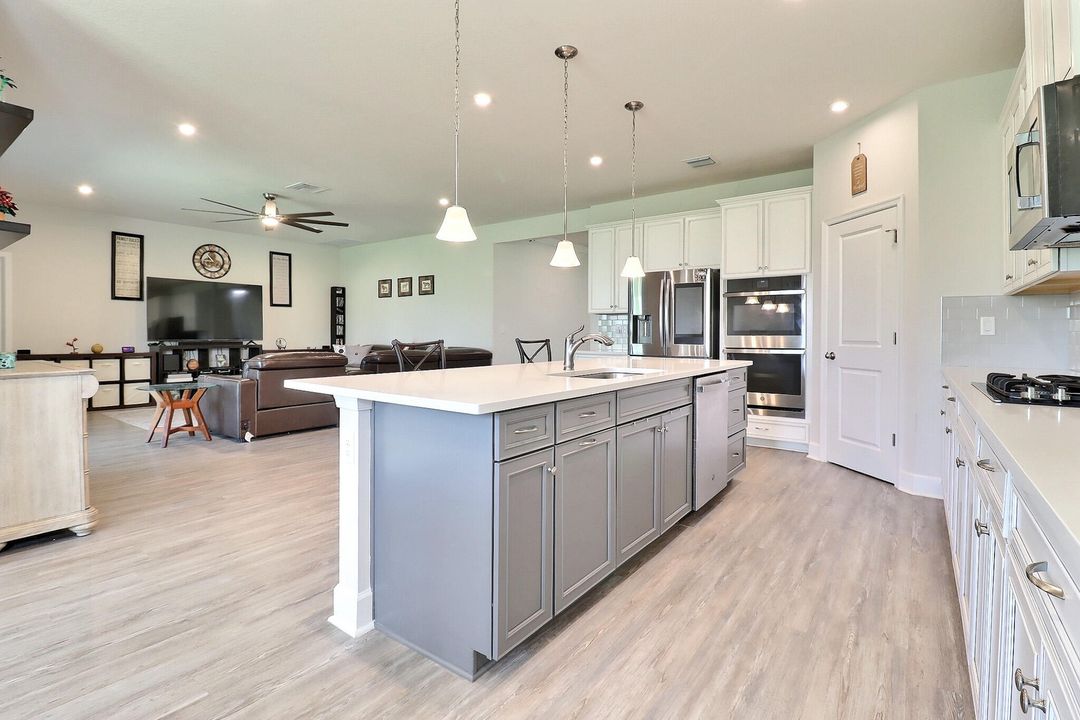 Active With Contract: $679,900 (4 beds, 3 baths, 2555 Square Feet)