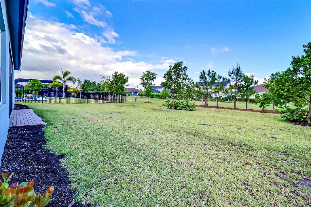 Active With Contract: $679,900 (4 beds, 3 baths, 2555 Square Feet)