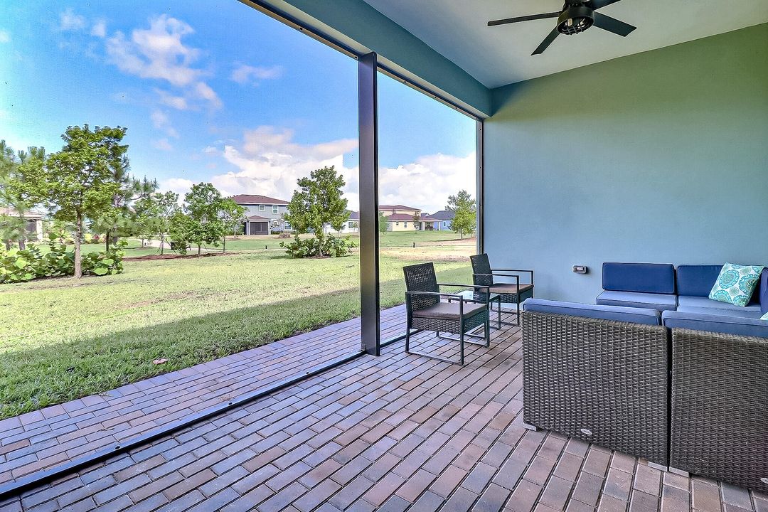 Active With Contract: $679,900 (4 beds, 3 baths, 2555 Square Feet)