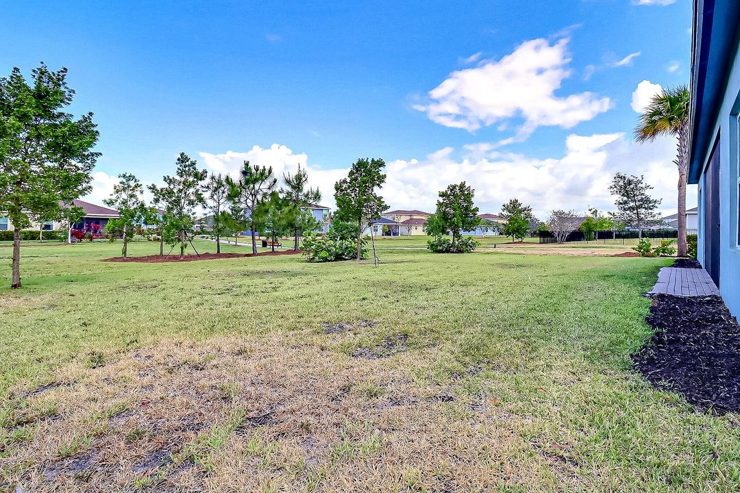 Active With Contract: $679,900 (4 beds, 3 baths, 2555 Square Feet)