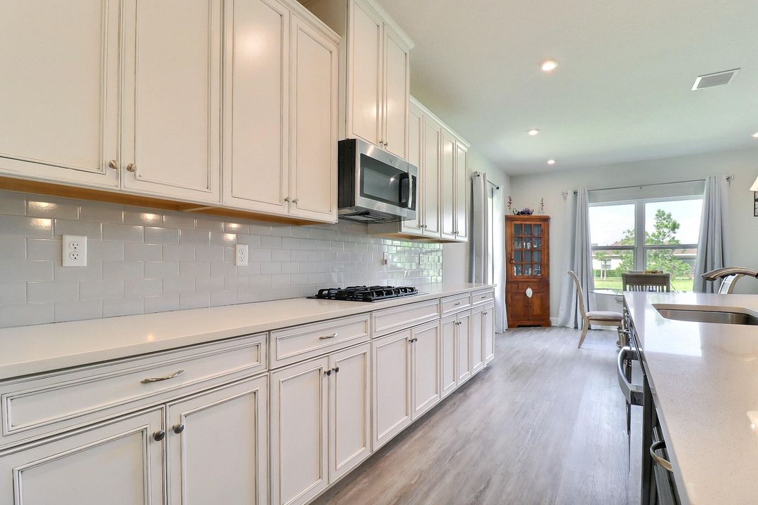 Active With Contract: $679,900 (4 beds, 3 baths, 2555 Square Feet)