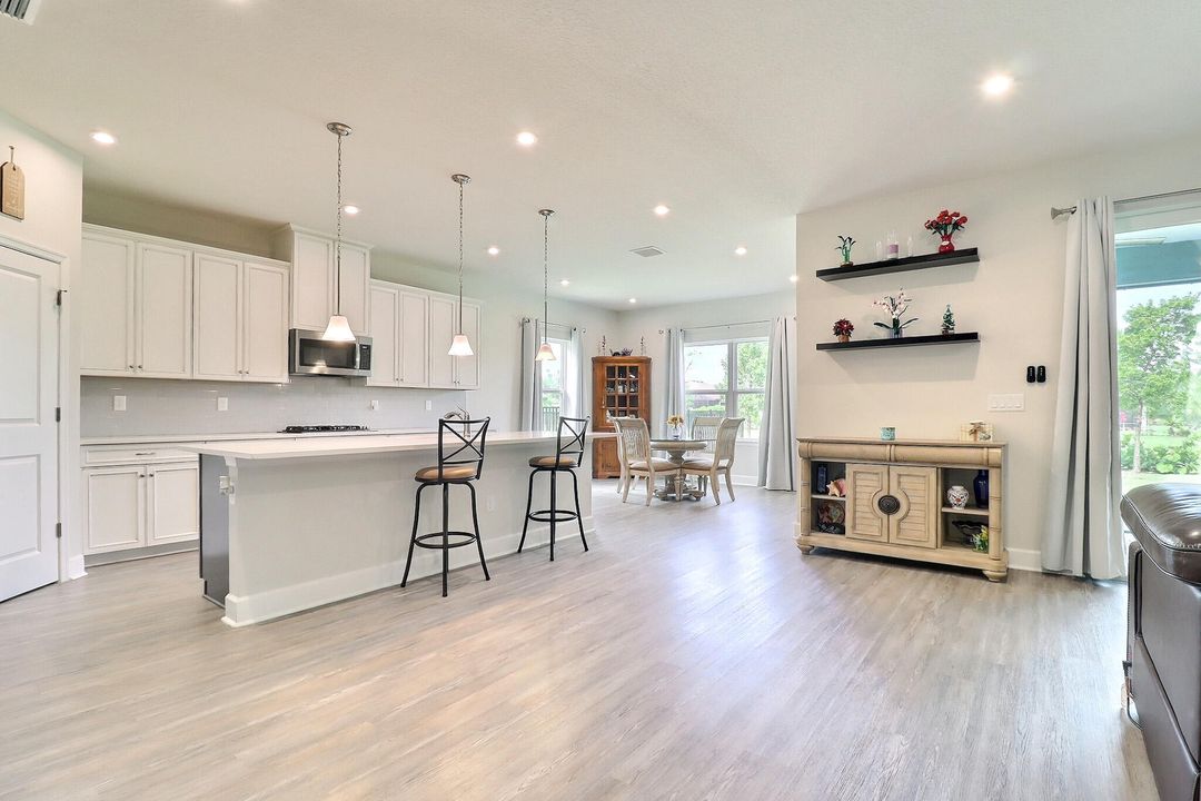 Active With Contract: $679,900 (4 beds, 3 baths, 2555 Square Feet)