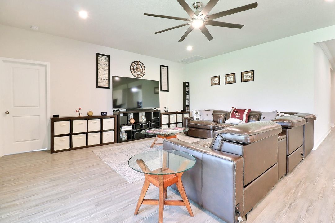 Active With Contract: $679,900 (4 beds, 3 baths, 2555 Square Feet)