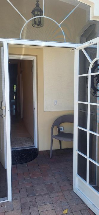 For Sale: $325,000 (2 beds, 2 baths, 1259 Square Feet)