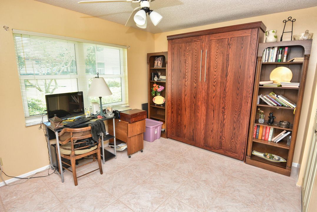 For Sale: $219,900 (2 beds, 2 baths, 1014 Square Feet)