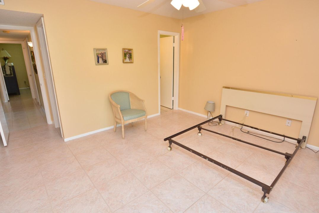 For Sale: $219,900 (2 beds, 2 baths, 1014 Square Feet)