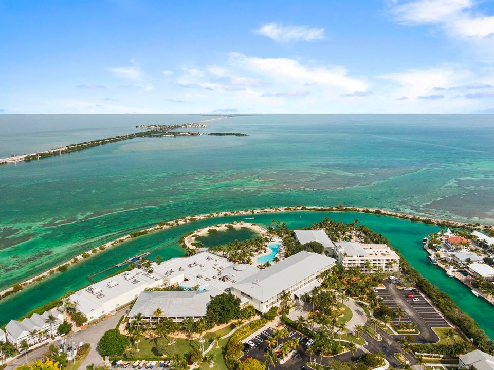 For Sale: $699,900 (2 beds, 1 baths, 900 Square Feet)