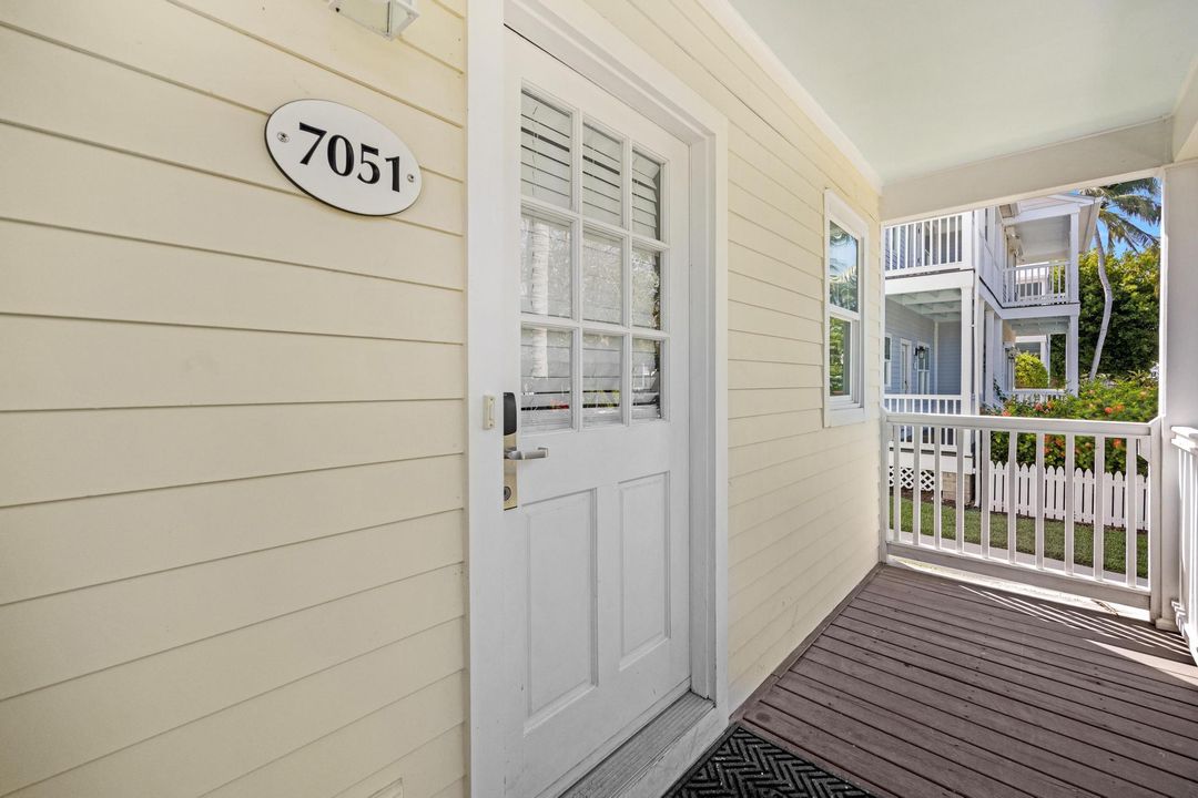 For Sale: $699,900 (2 beds, 1 baths, 900 Square Feet)