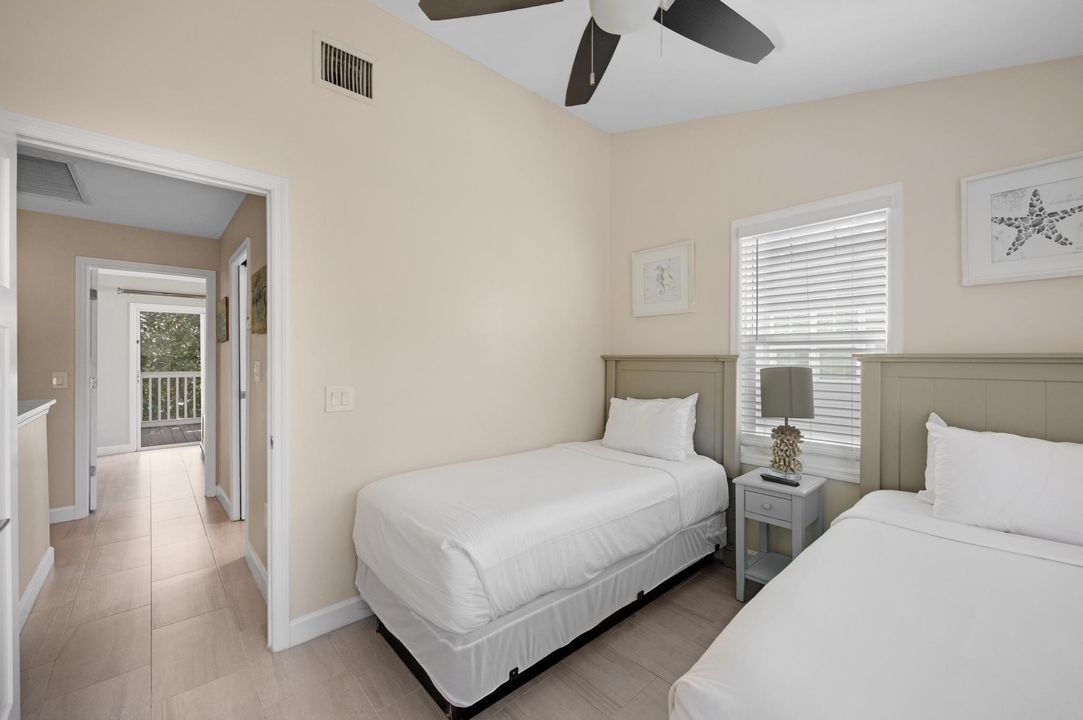 For Sale: $699,900 (2 beds, 1 baths, 900 Square Feet)