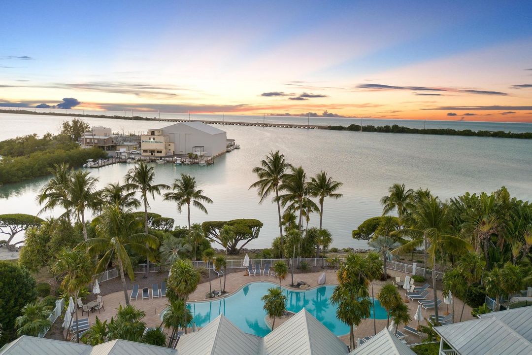 For Sale: $699,900 (2 beds, 1 baths, 900 Square Feet)