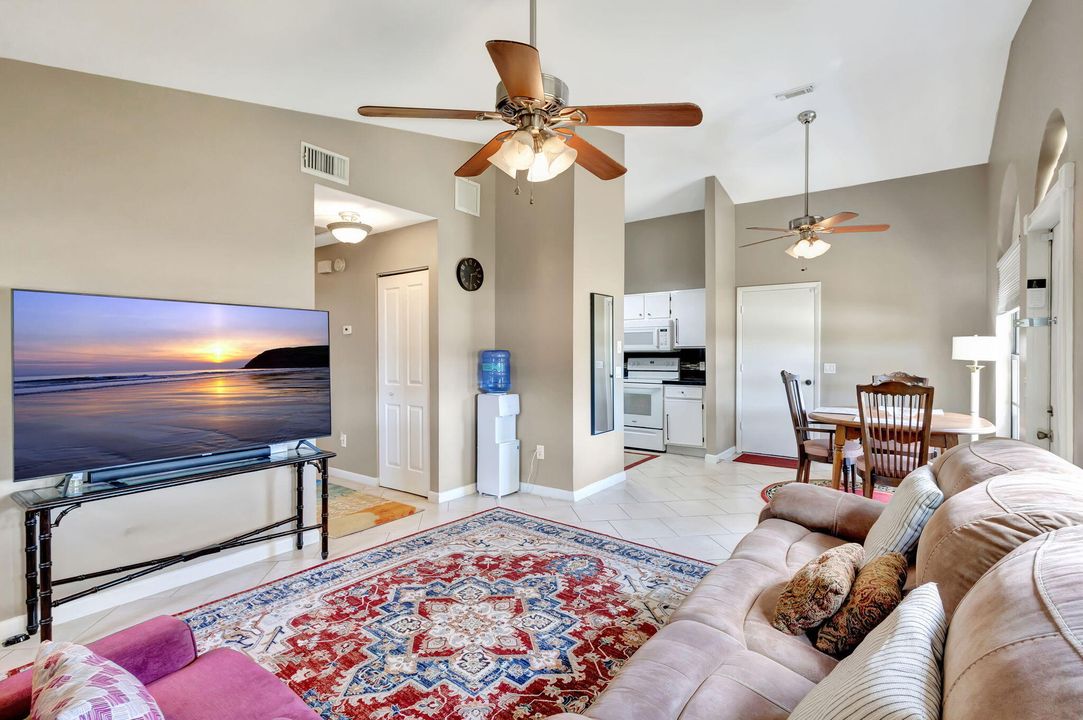 Active With Contract: $299,000 (2 beds, 2 baths, 888 Square Feet)