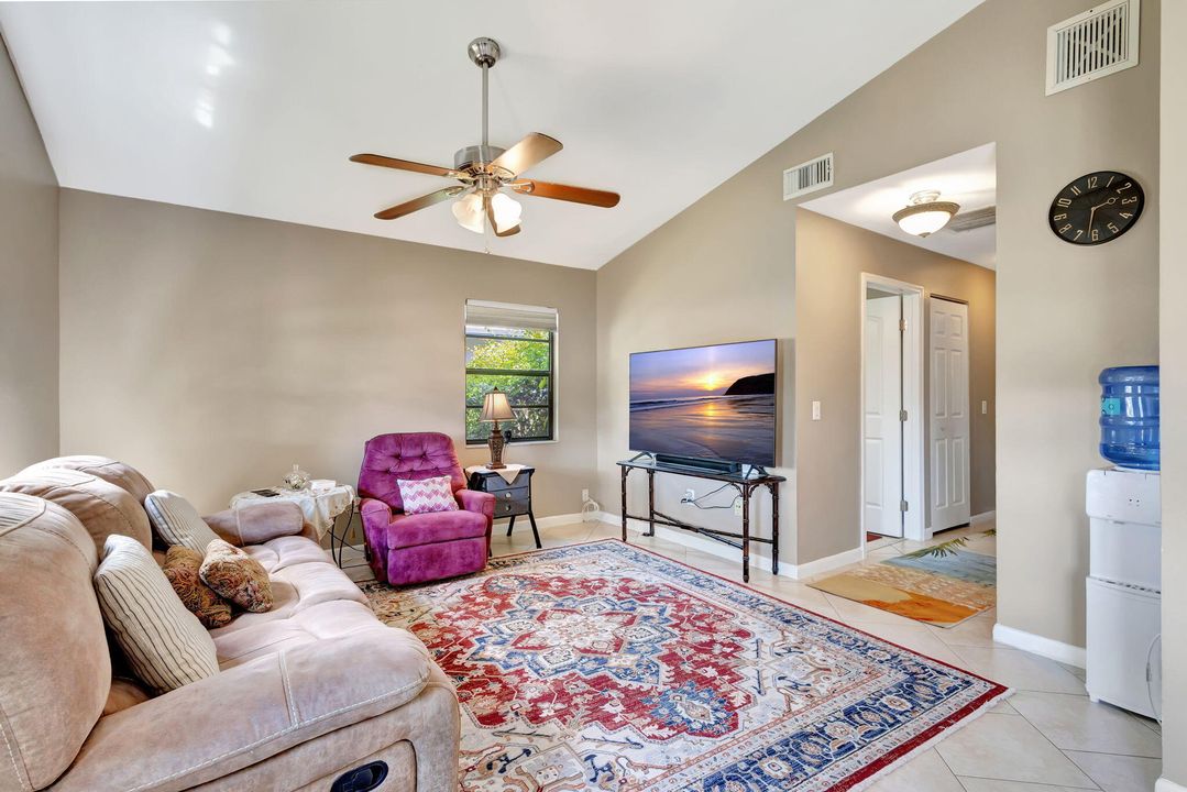 Active With Contract: $299,000 (2 beds, 2 baths, 888 Square Feet)