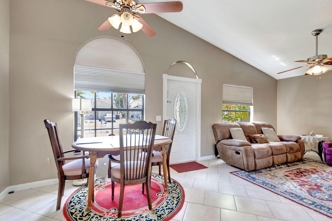 Active With Contract: $299,000 (2 beds, 2 baths, 888 Square Feet)