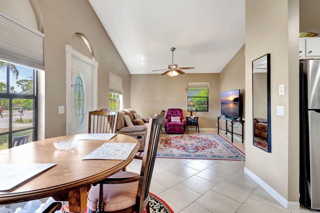 Active With Contract: $299,000 (2 beds, 2 baths, 888 Square Feet)