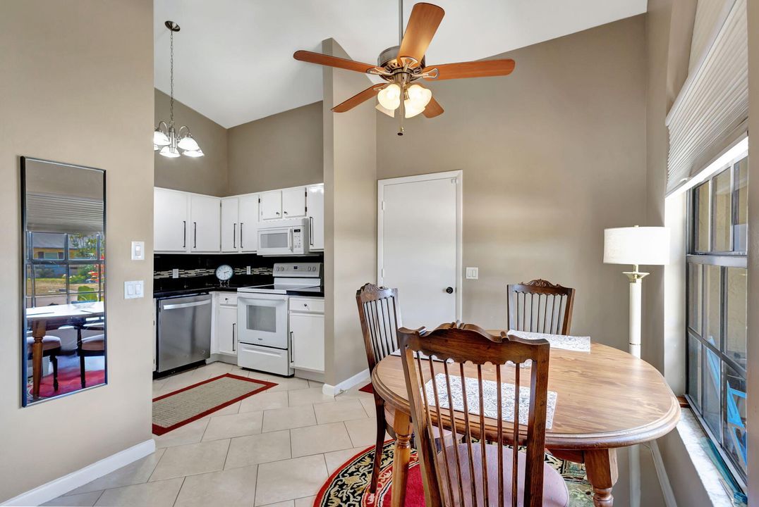 Active With Contract: $299,000 (2 beds, 2 baths, 888 Square Feet)