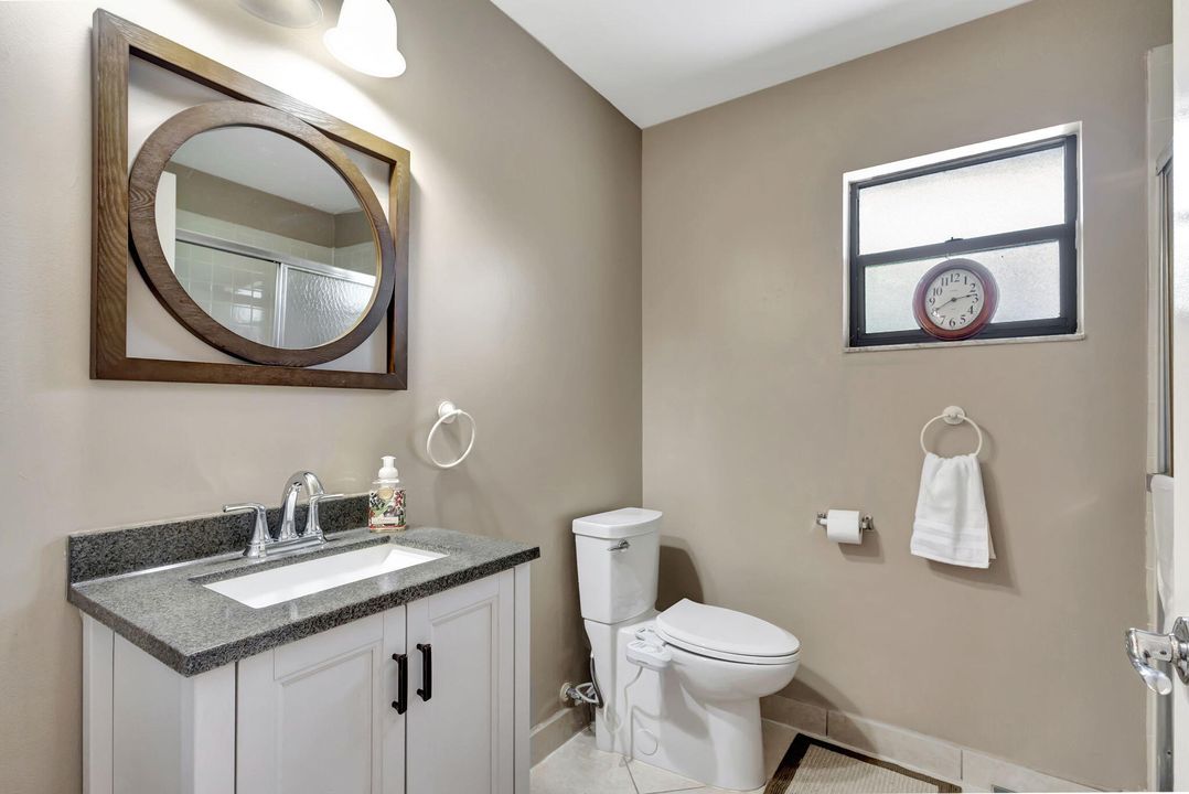 Active With Contract: $299,000 (2 beds, 2 baths, 888 Square Feet)