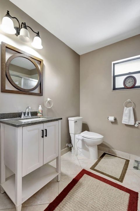 Active With Contract: $299,000 (2 beds, 2 baths, 888 Square Feet)