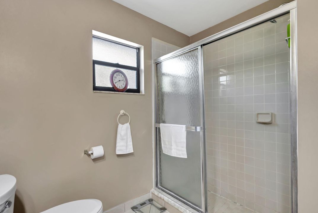 Active With Contract: $299,000 (2 beds, 2 baths, 888 Square Feet)