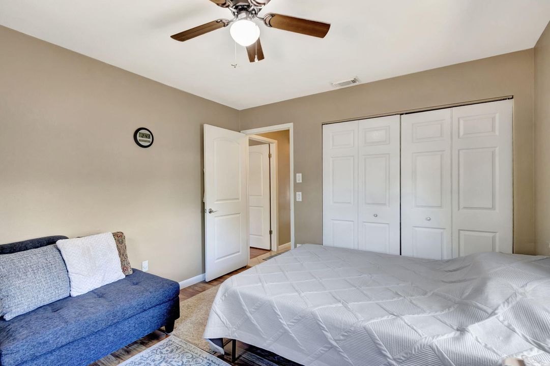 Active With Contract: $299,000 (2 beds, 2 baths, 888 Square Feet)
