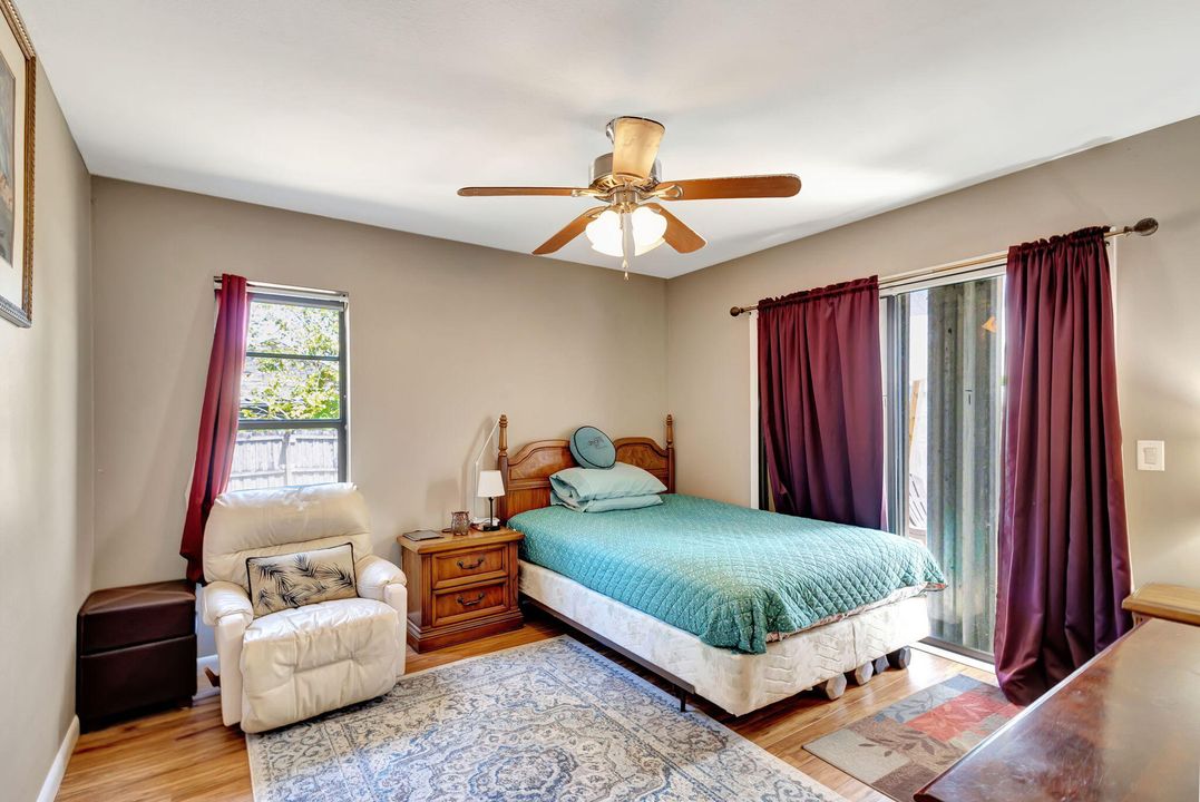 Active With Contract: $299,000 (2 beds, 2 baths, 888 Square Feet)