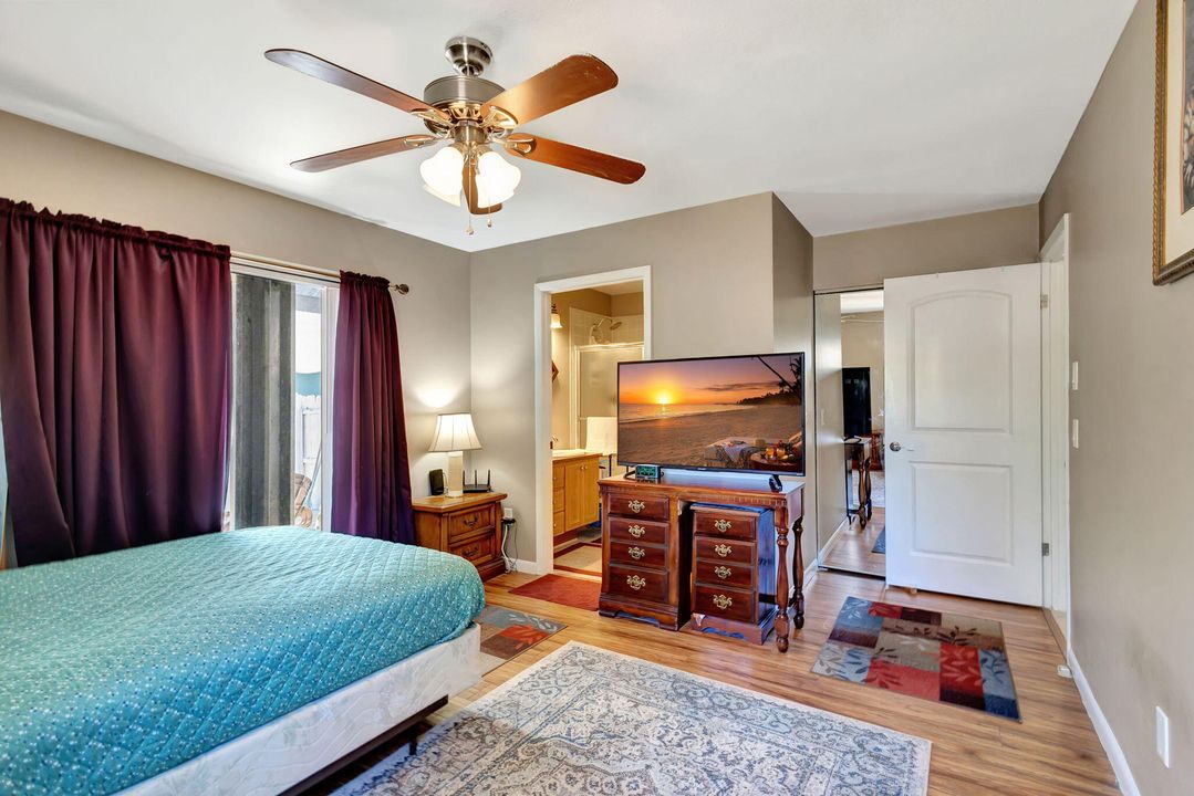 Active With Contract: $299,000 (2 beds, 2 baths, 888 Square Feet)