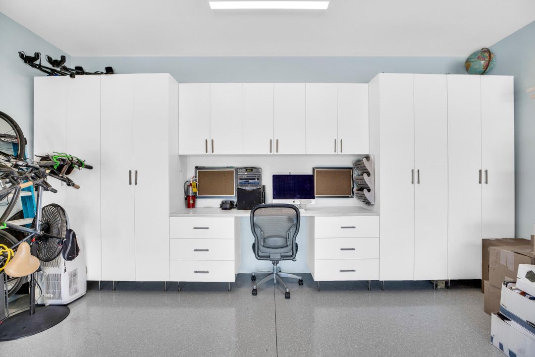 Active With Contract: $1,785,000 (3 beds, 3 baths, 2965 Square Feet)