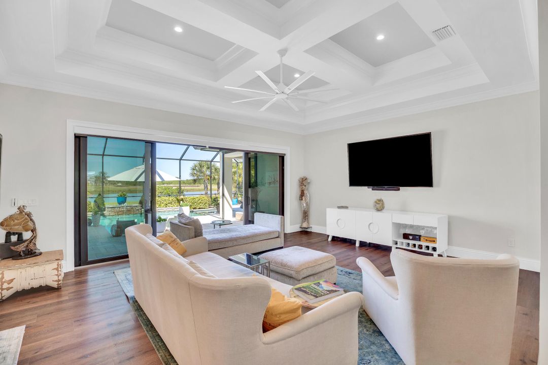 Active With Contract: $1,785,000 (3 beds, 3 baths, 2965 Square Feet)