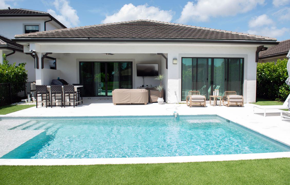 最近租的: $12,500 (3 贝兹, 3 浴室, 2555 平方英尺)