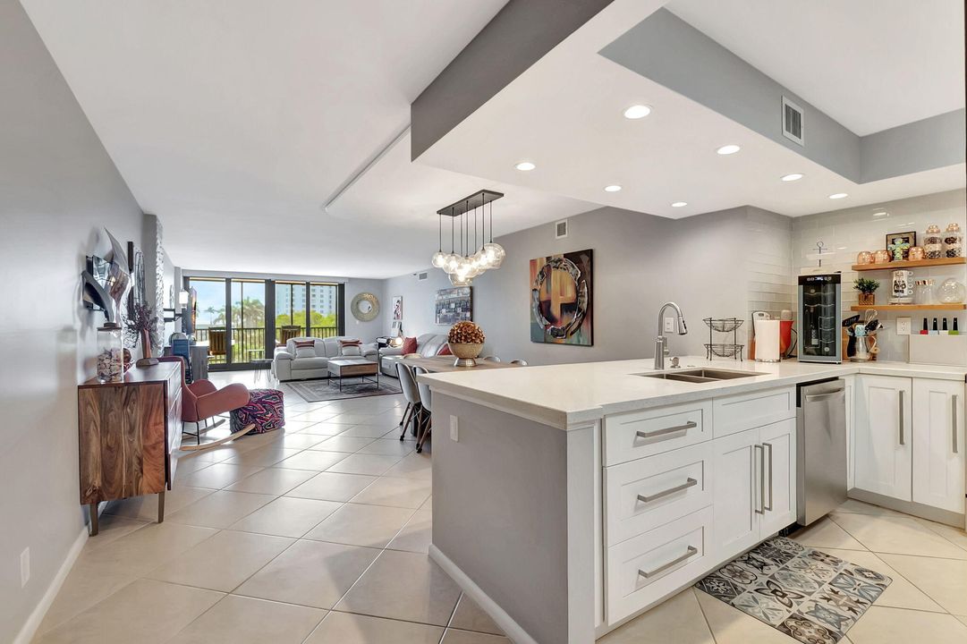 Под контрактом: $9,500 (2 спален, 2 ванн, 1449 Квадратных фут)