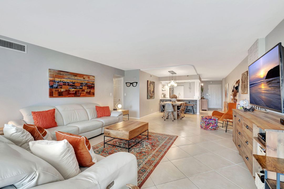 Под контрактом: $9,500 (2 спален, 2 ванн, 1449 Квадратных фут)