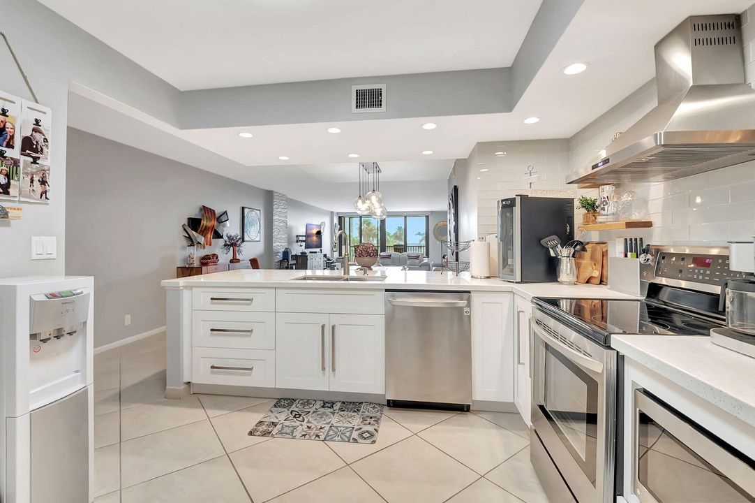 Под контрактом: $9,500 (2 спален, 2 ванн, 1449 Квадратных фут)