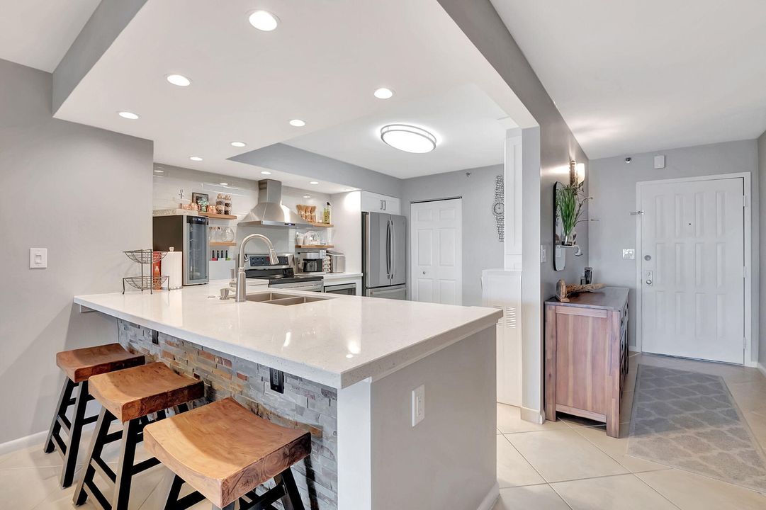 Под контрактом: $9,500 (2 спален, 2 ванн, 1449 Квадратных фут)