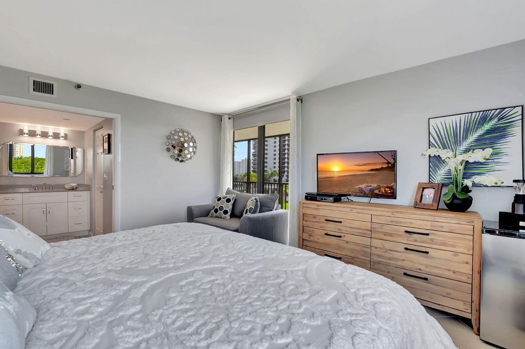 Под контрактом: $9,500 (2 спален, 2 ванн, 1449 Квадратных фут)