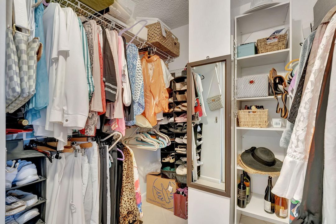 Под контрактом: $9,500 (2 спален, 2 ванн, 1449 Квадратных фут)