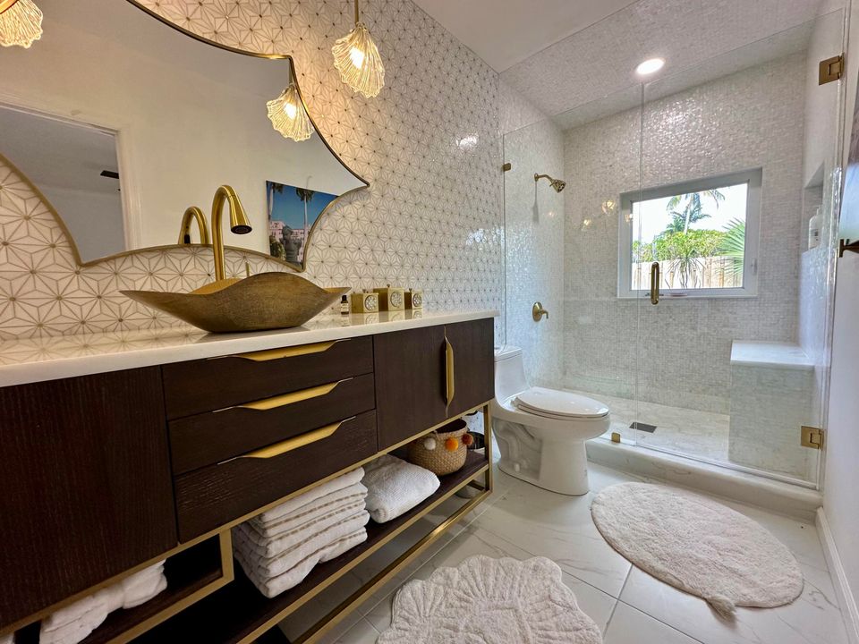 For Rent: $6,250 (2 beds, 2 baths, 1778 Square Feet)