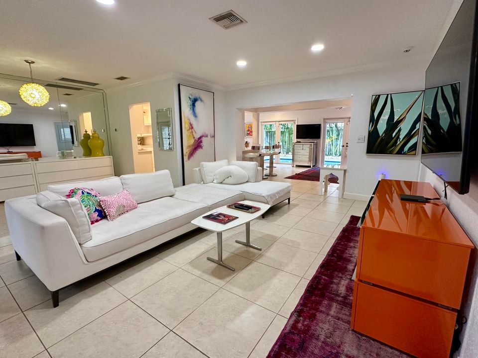 For Rent: $6,250 (2 beds, 2 baths, 1778 Square Feet)