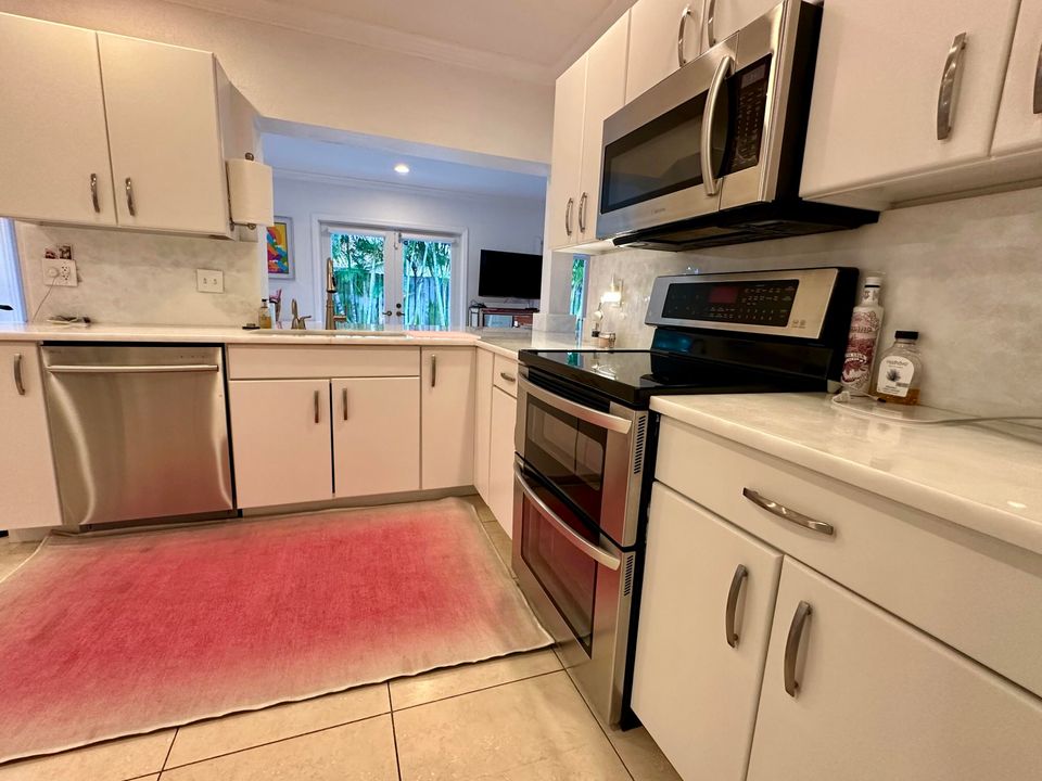 For Rent: $6,250 (2 beds, 2 baths, 1778 Square Feet)