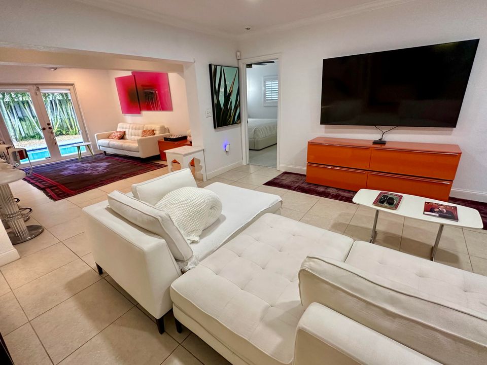 For Rent: $6,250 (2 beds, 2 baths, 1778 Square Feet)