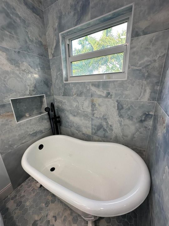 For Rent: $6,250 (2 beds, 2 baths, 1778 Square Feet)