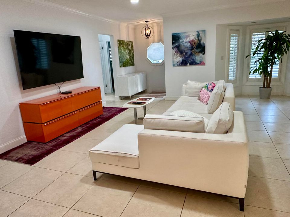 For Rent: $6,250 (2 beds, 2 baths, 1778 Square Feet)