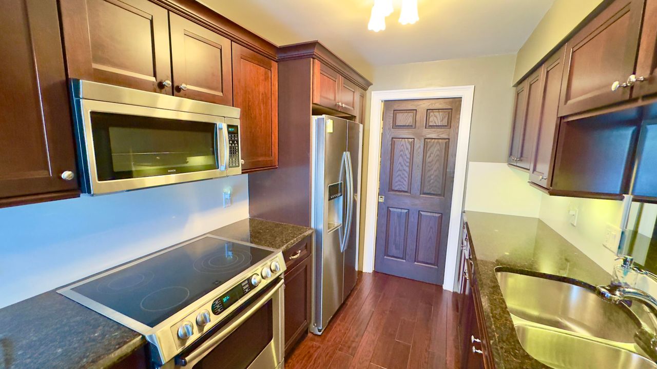 На продажу: $365,000 (2 спален, 2 ванн, 1414 Квадратных фут)